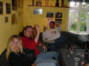 Tore m.f. p� plass i baren
